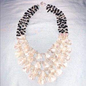 ✨Boutique, mother of pearl statement necklace!✨